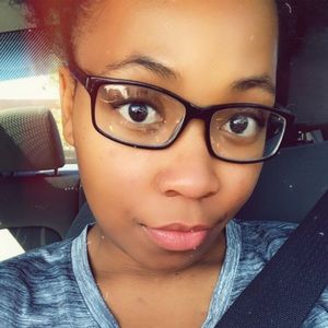 Meet your Posher, Cynthia